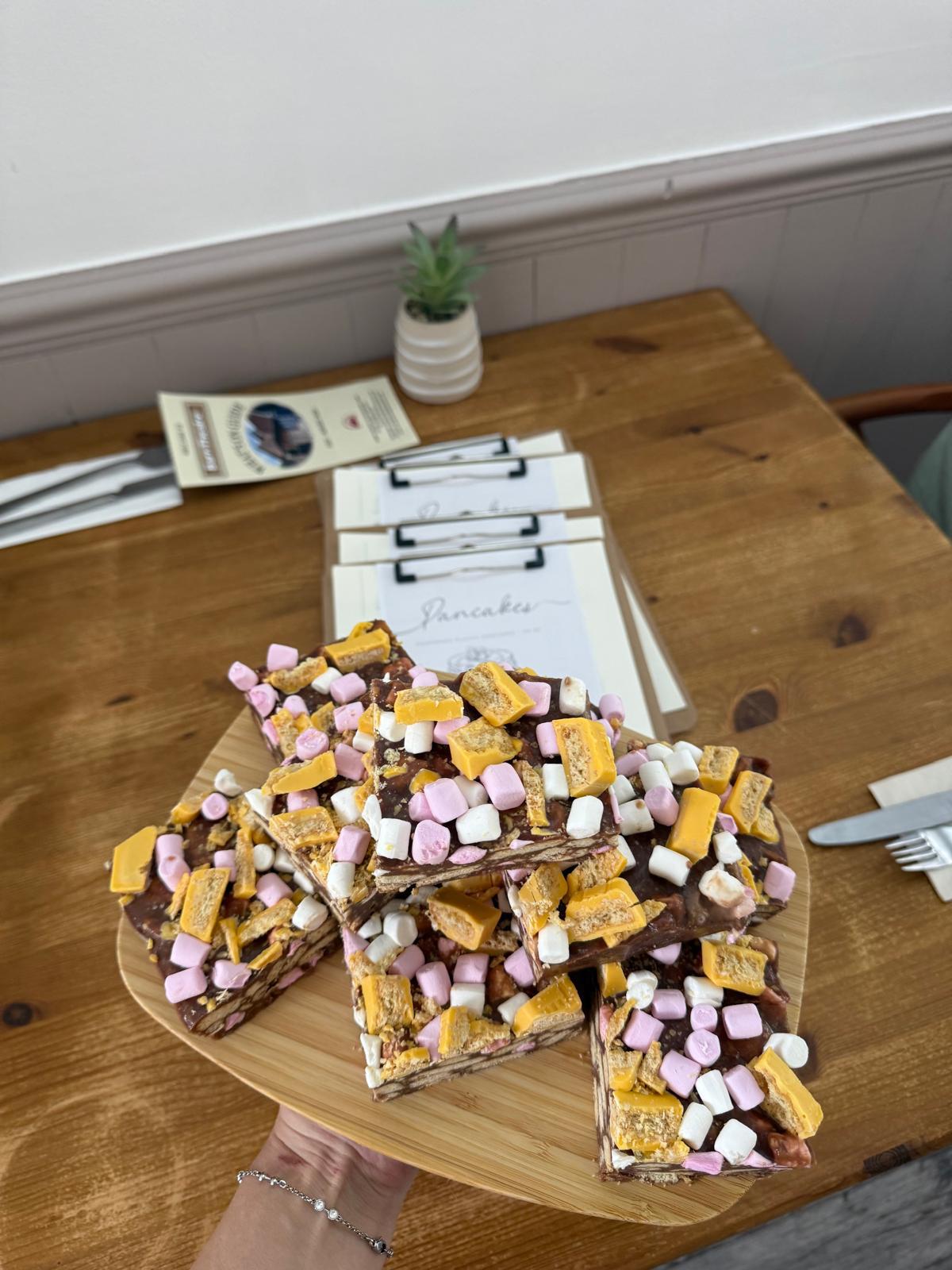 Rocky road slices